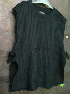 bow sweater