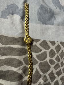 Elegant and Vintage Gold-Tone Women's Watch