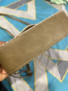 classy Slingbag