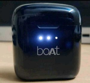 Boat 131/138 Airdopes - Black