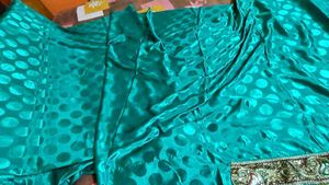 stylish Glossy saree