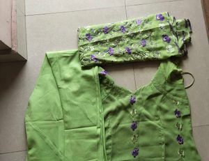 Green Kashmiri Embroidered Kurta Set