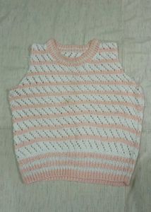 Knitted Sleeveless sweater