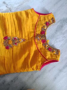 Lehenga Choli Set(blouse like new)