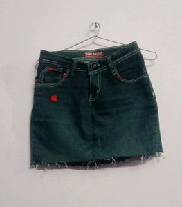 Branded Levis Charcol Short Skirt