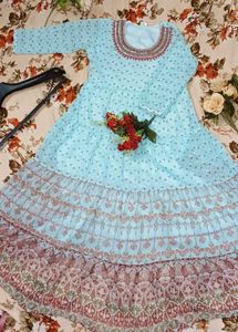 Blue Floral Print Maxi Dress ( New 🆕💯🆕)