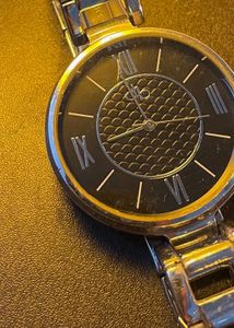 Dressberry radial watch