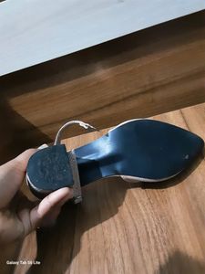 SILVER STYLISH KITTEN BLOCK HEELS