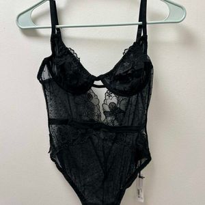 Lace Detail Bodysuit branded size S