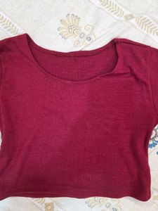 maroon crop top