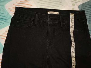 Levi&#39;s 710 Super Skinny Black Jeans