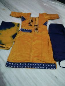 combo of 2 kurti sets....