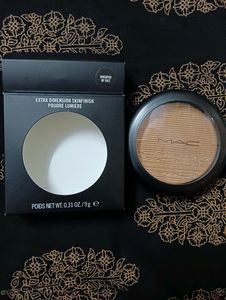 MAC HIGHLIGHTER -WHISPER OF GUILT