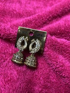 Gold Toned Jhumkas ✨