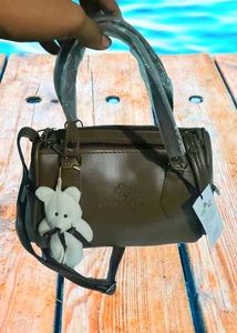Ravishing Alluring Women Handbag – Stylish &amp; Funct
