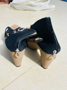 Stunning Black 👠 Heels