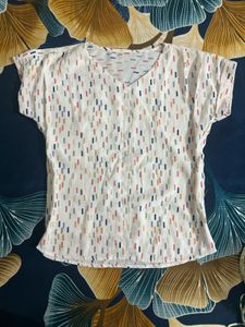 Patterned V-Neck Top