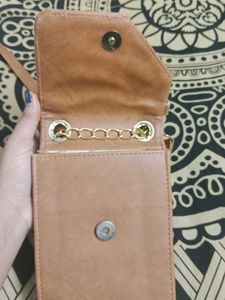 Chain Detail Crossbody Phone Bag