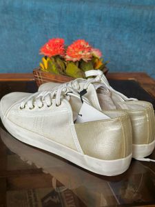 Stylish White Casual Shoes