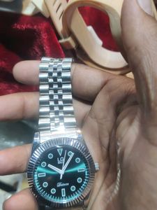 LG Gold Deluxe Watch