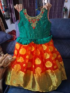 Girls&#39; Traditional Indian Dress