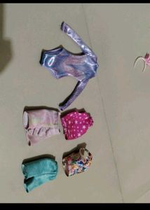 Barbie Doll's Original Dress ( 4 ) And Accessories