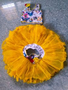 Cute Yellow 💛 Skirt Top