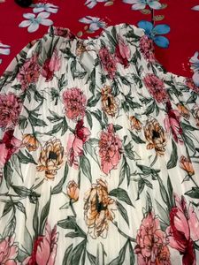 Floral Print Pleated top