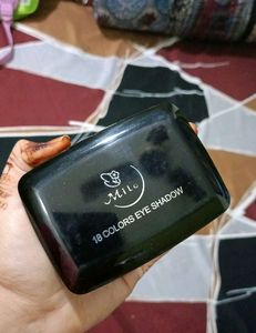 18 Shades Eyeshadow ✅😻