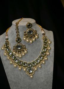 Kundan Jewellery Set