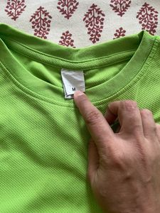 Active wear t-shirt for women