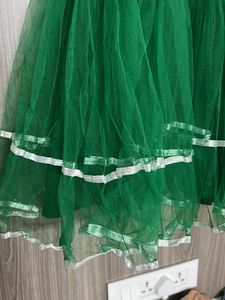 Green Dress :14