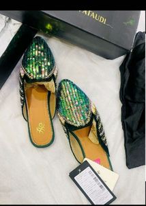 Embellished Women Flats🤍🌹