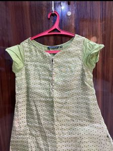 Avasa Brand Kurthi