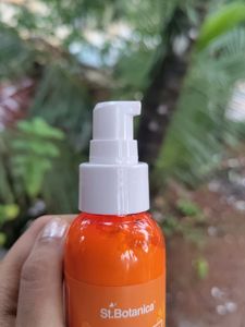 St. Botanica Vitamin C Sunscreen