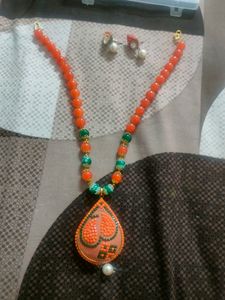 Beautiful Bead Necklace Set With Earrings
