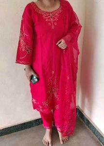 Pakistani Kurta Set With Dupatta