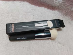 Huda Beauty Base Brush