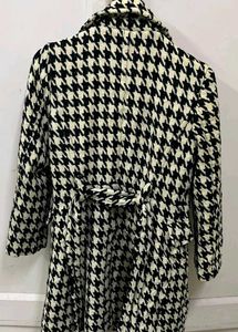 Chic Houndstooth Double-Breasted Coat