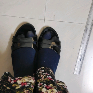 black flat