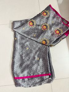 Grey Embroidered Saree no blouse