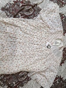 Floral Print Pleated Top