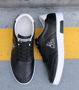Size 9 Trendy Sneakers