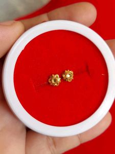 Beautiful New Flowers Desine Studs