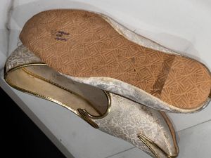 Men’s Ethnic Traditional Juttis And Mojaris