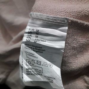 (Freebie)H&amp;M sweatshirt 🎧