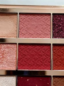 Kay Beauty Multi Texture Eyeshadow Palette