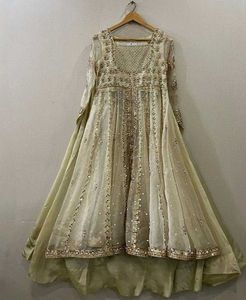 Suit Beautiful Pakistani