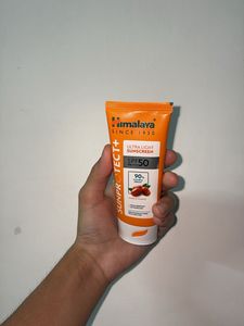Himalaya ultra light sunprotect + sunscreen