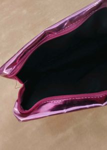 Magenta A Magnetic Colour Pouch